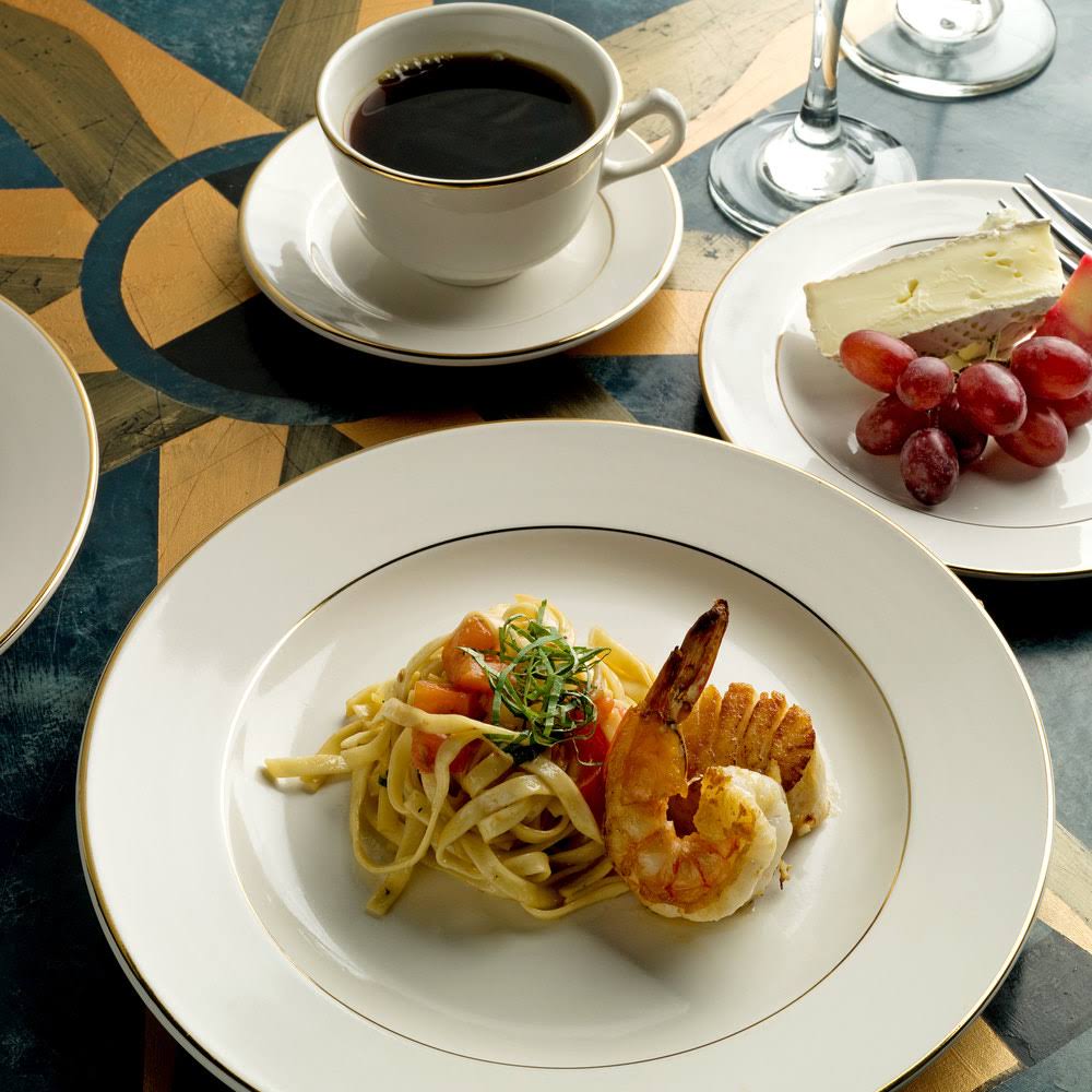 Gold Rim Ivory Stoneware Plate - 12/Case K41023