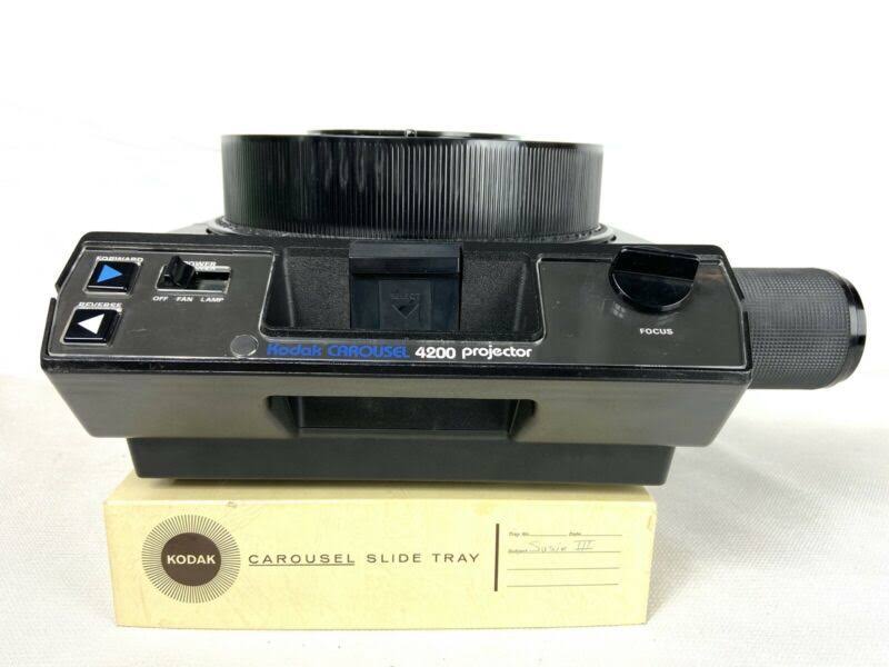 Slide Projector with Slide Tray S217
