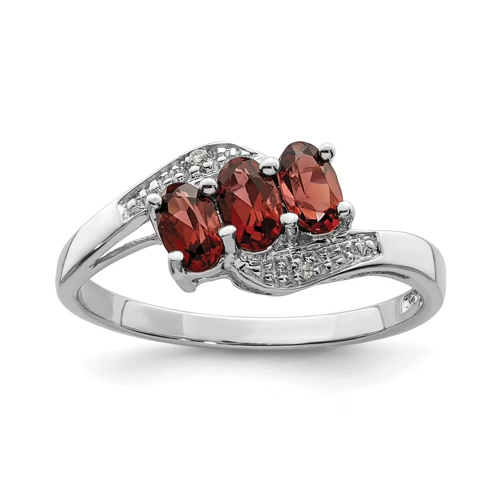 925 Sterling Silver Oval Cut Garnet and Diamond Accent Ring Size 7 I956677