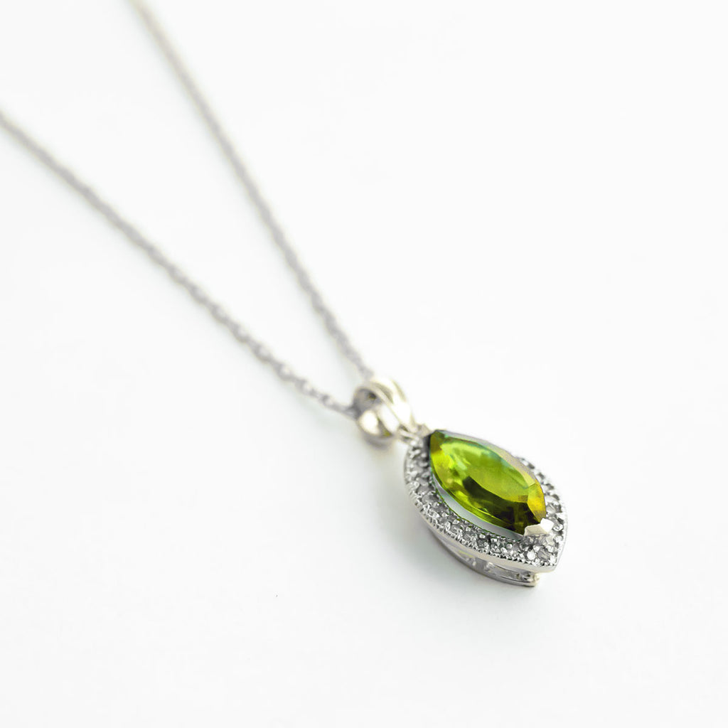 14k White Gold Diamond & Peridot Pendant Necklace F115