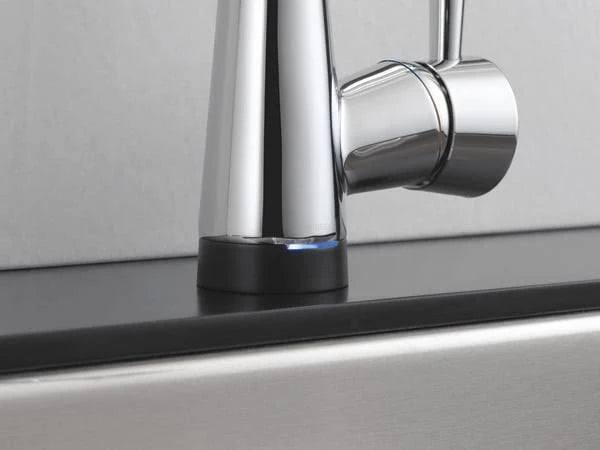 Chrome Single Handle Pull-Down Kitchen Faucet with SmartTouch Technology I313974