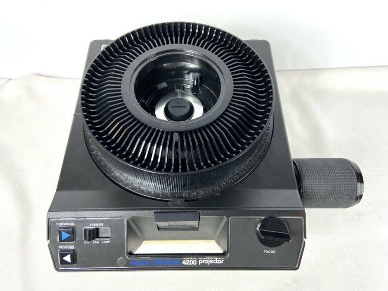 Slide Projector with Slide Tray S217