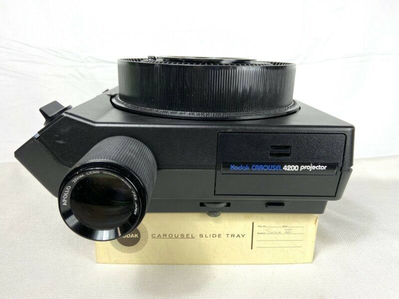 Slide Projector with Slide Tray S217